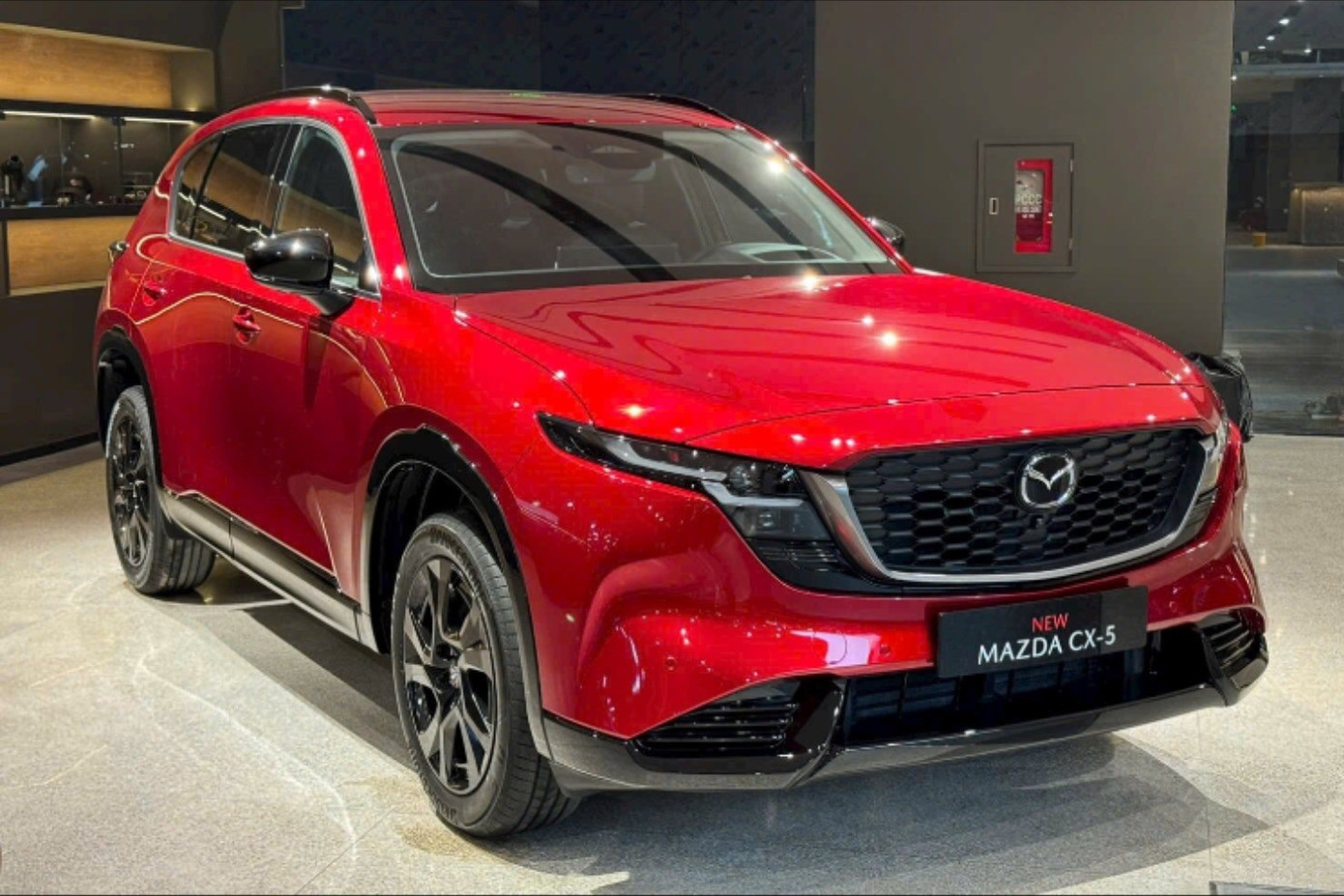 mazda-cx-5-the-he-moi-flagship-showroom-8624.jpg