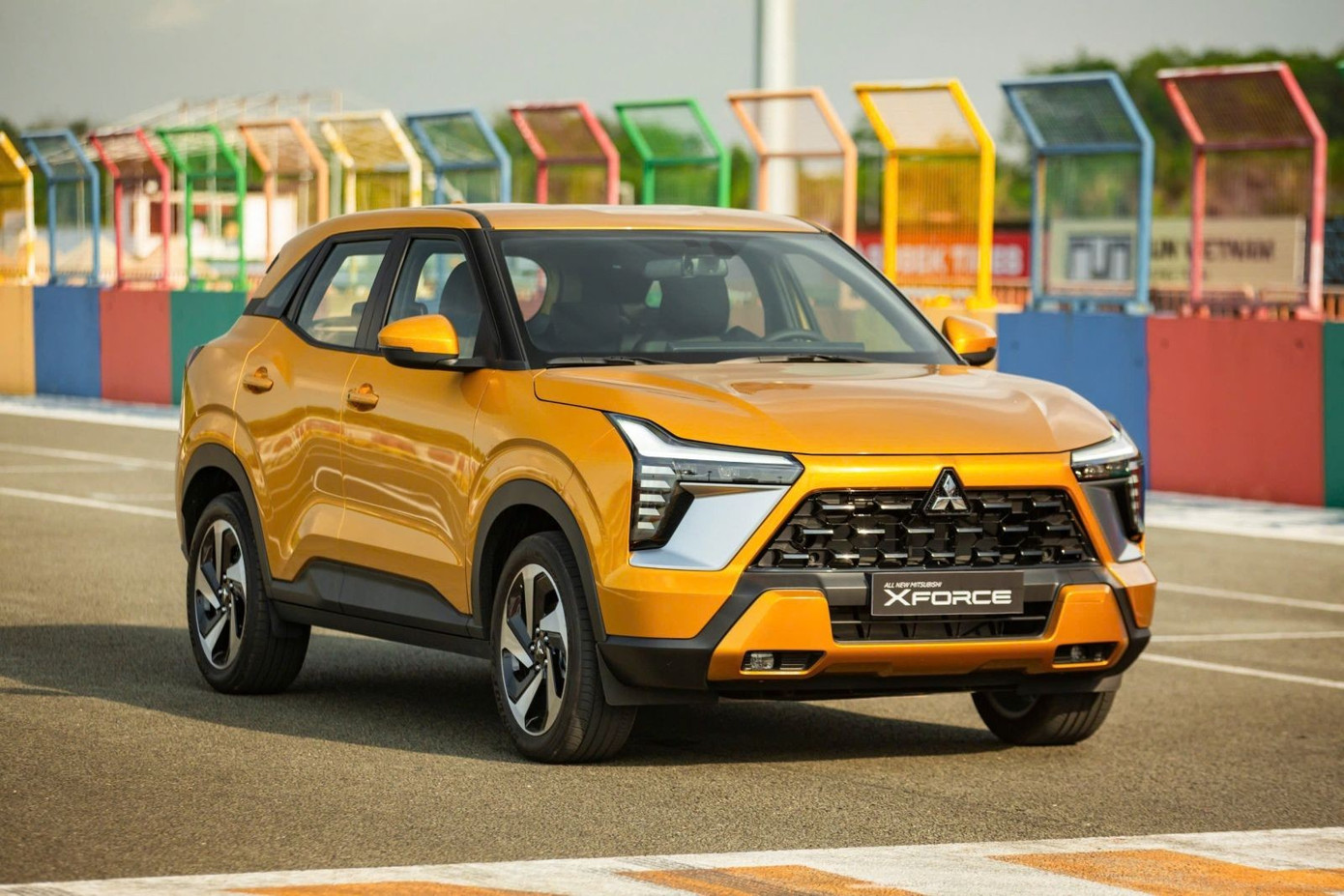 Mitsubishi Xforce đang tăng tốc và vẫn còn cơ hội để lấy lại ngôi đầu ở phân khúc SUV cỡ B chạy xăng. z5698215793239-c7721d5f0ed07348ef0e2f2de7ce8bf43.jpg