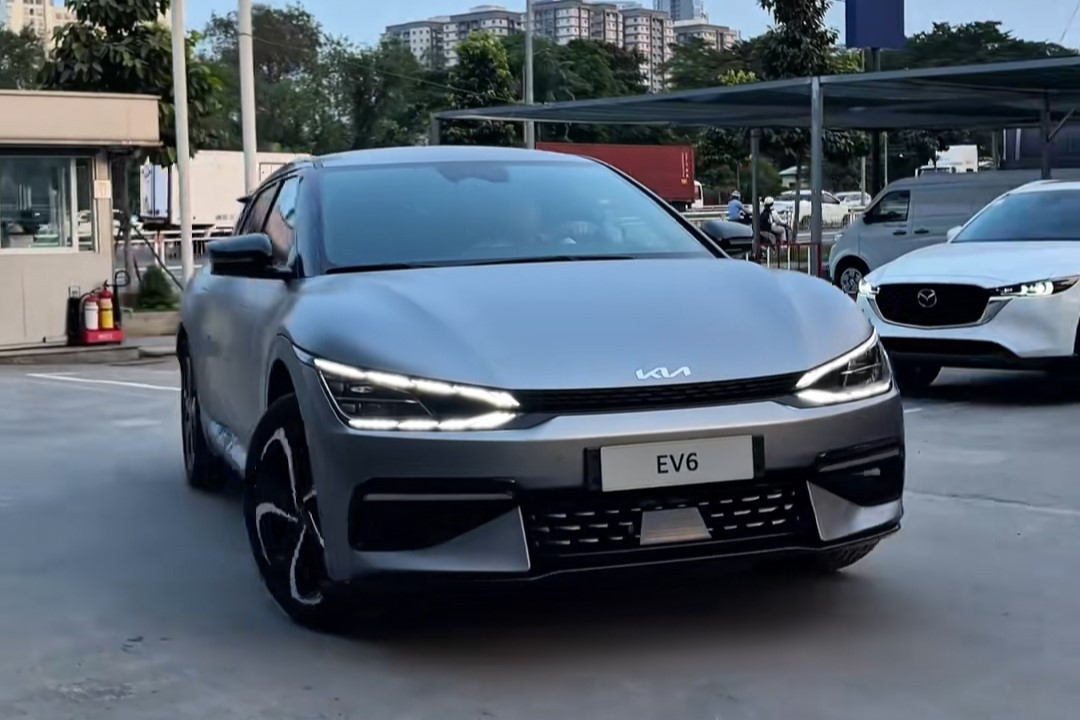 kia-ev6-dai-ly-7153.jpg