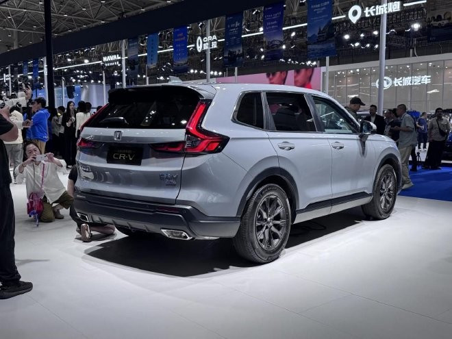 honda-cr-v-30th-anniversary-glory-edition-5.jpg