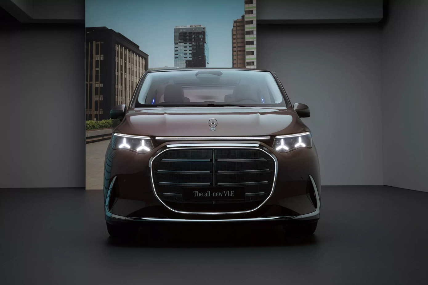 2027-mercedes-vle-310-20-2048x13.jpg