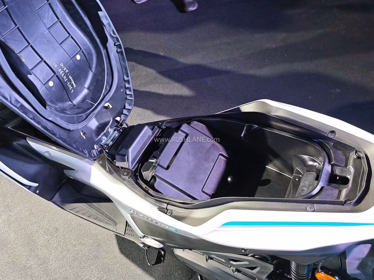 yamaha-nvx-dien-12.jpg