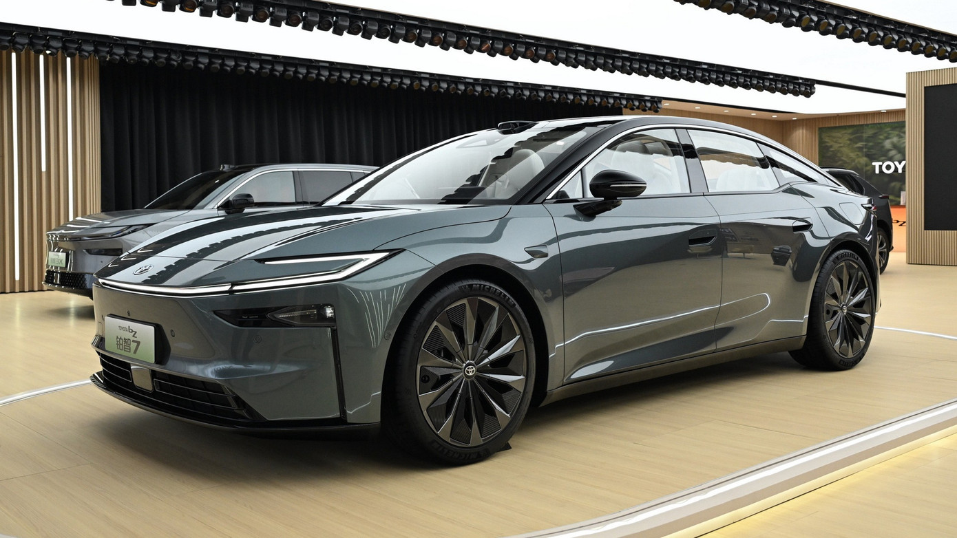 toyota-bz7-china-1-copy.jpg