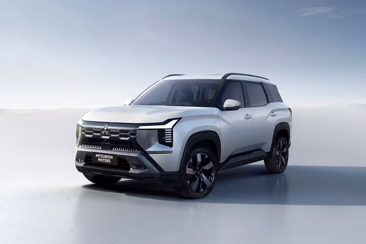 mitsubishi-destinator-launch-1.png