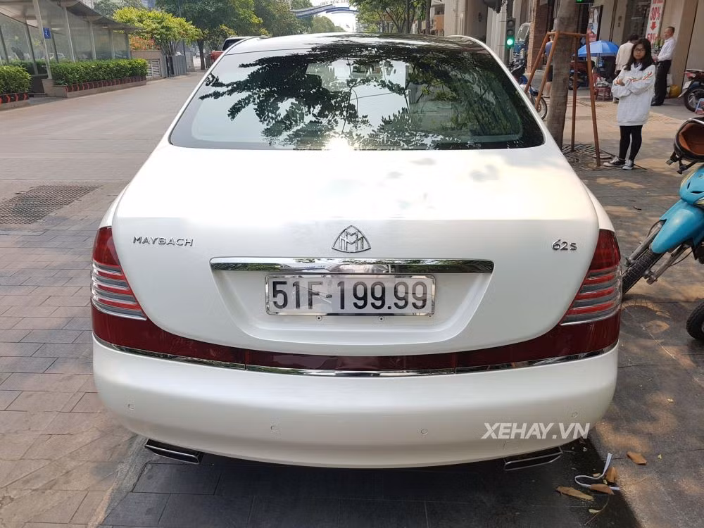 hang-hiem-maybach-62s-bien-so-tu-quy-9-tai-xuat-tren-duong-pho-sai-gon-19-2808.jpg