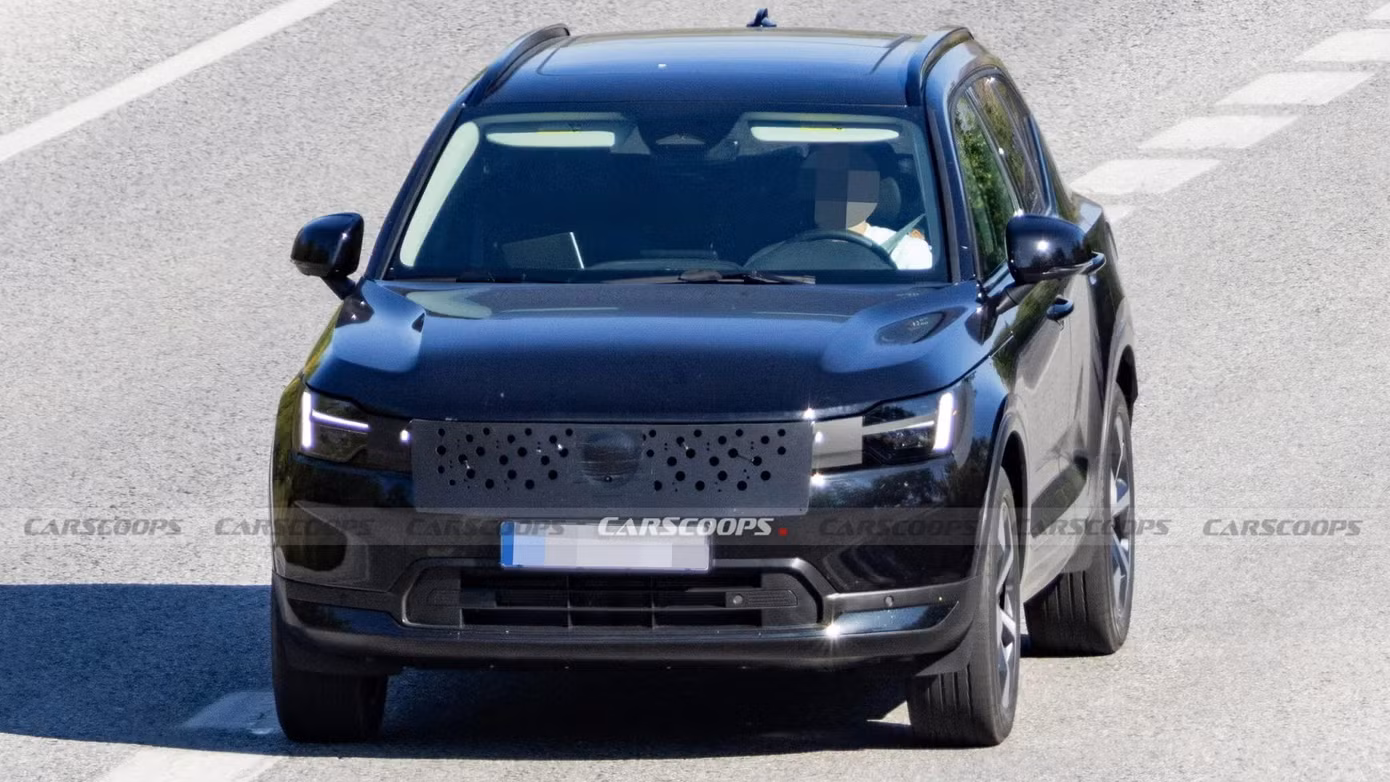 2027-volvo-xc40-facelift-scoop-1-copy-2048x1152.jpg