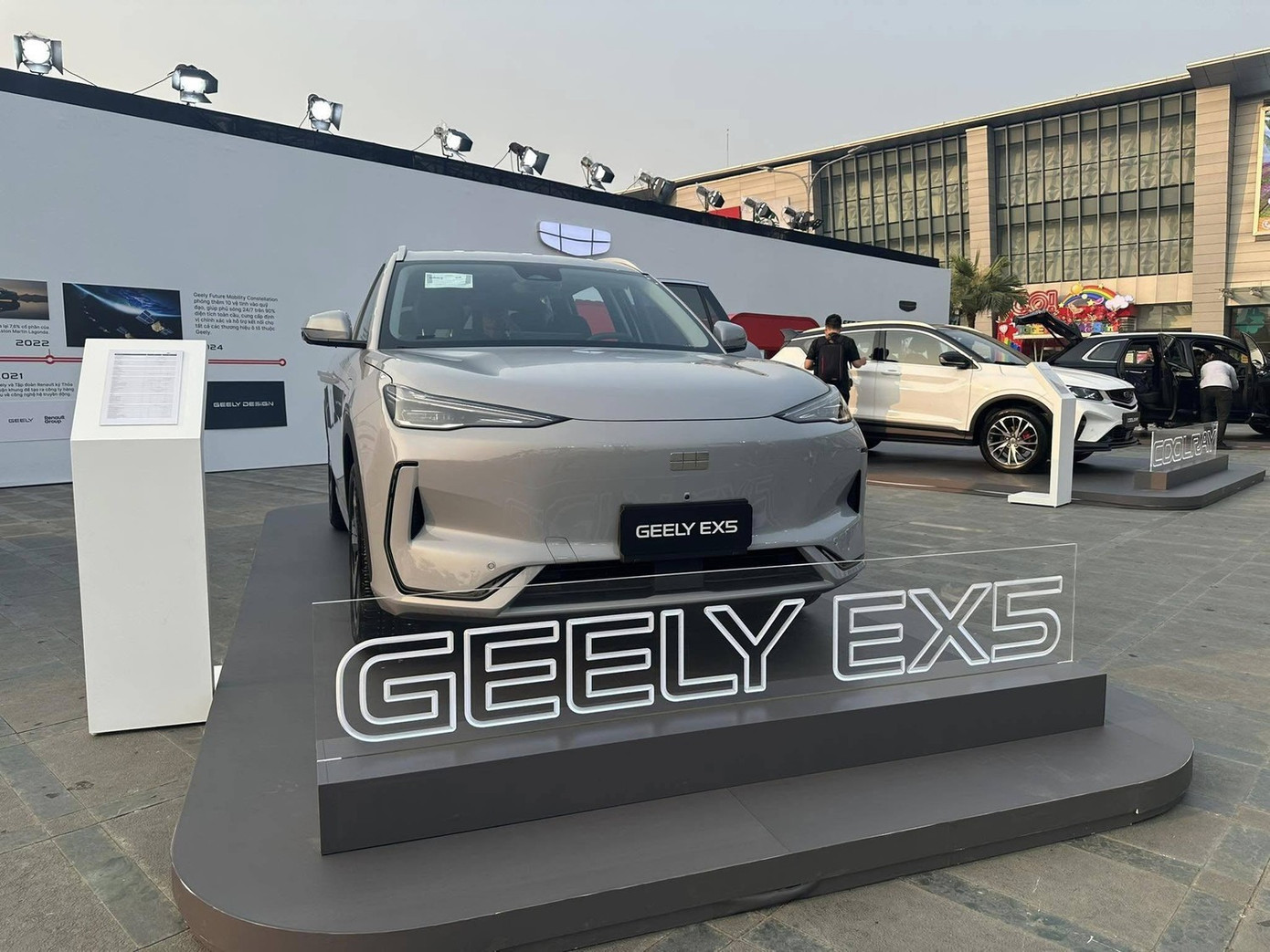 geely-ex5.jpg