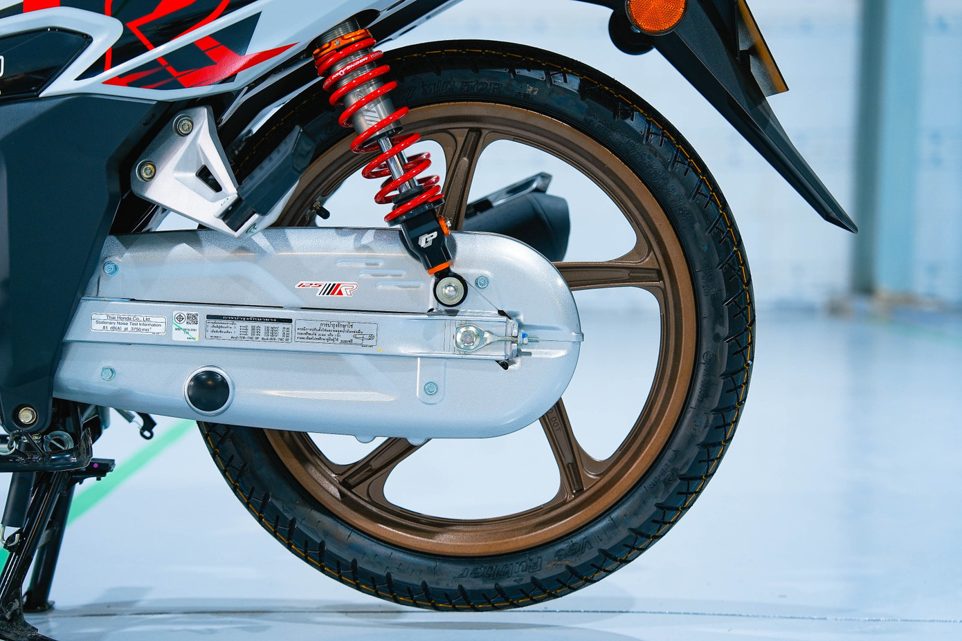 honda-wave-125-r-special-edition-profender-6.jpg