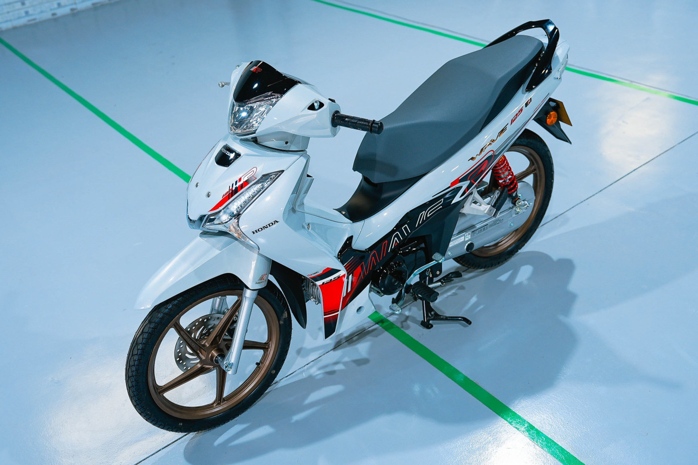 Honda Wave bản giới hạn được đưa về Việt Nam- Ảnh 17. Honda Wave bản giới hạn được đưa về Việt Nam- Ảnh 17.