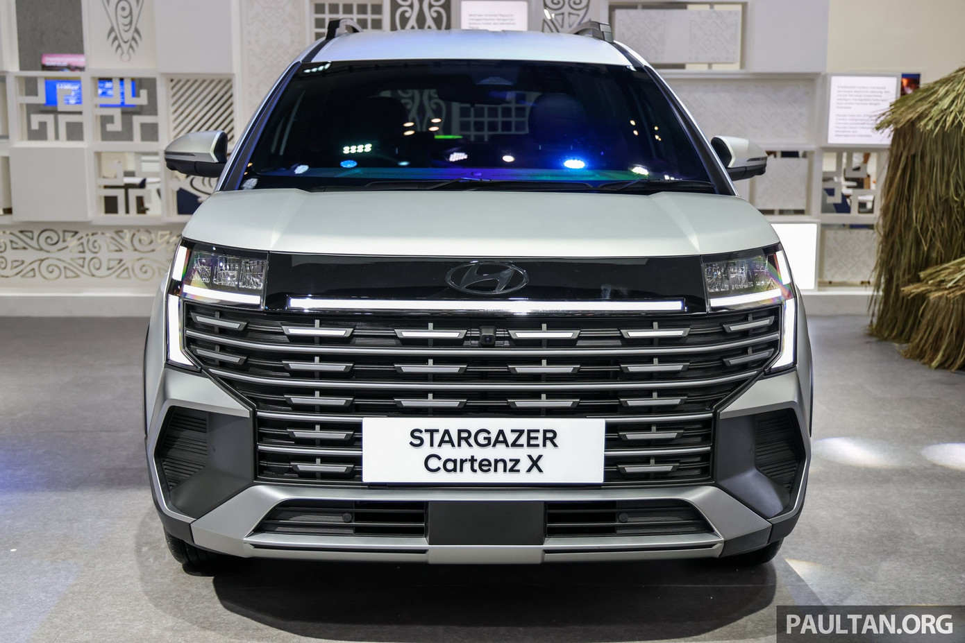 2025-giias-hyundai-stargazer-cartenz-x-3.jpg