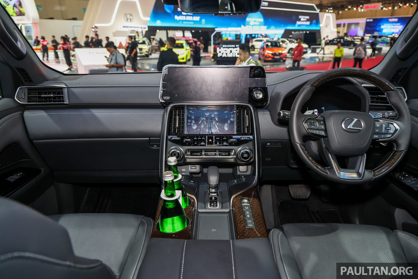 2025-giias-lexus-lx700h-16.jpg