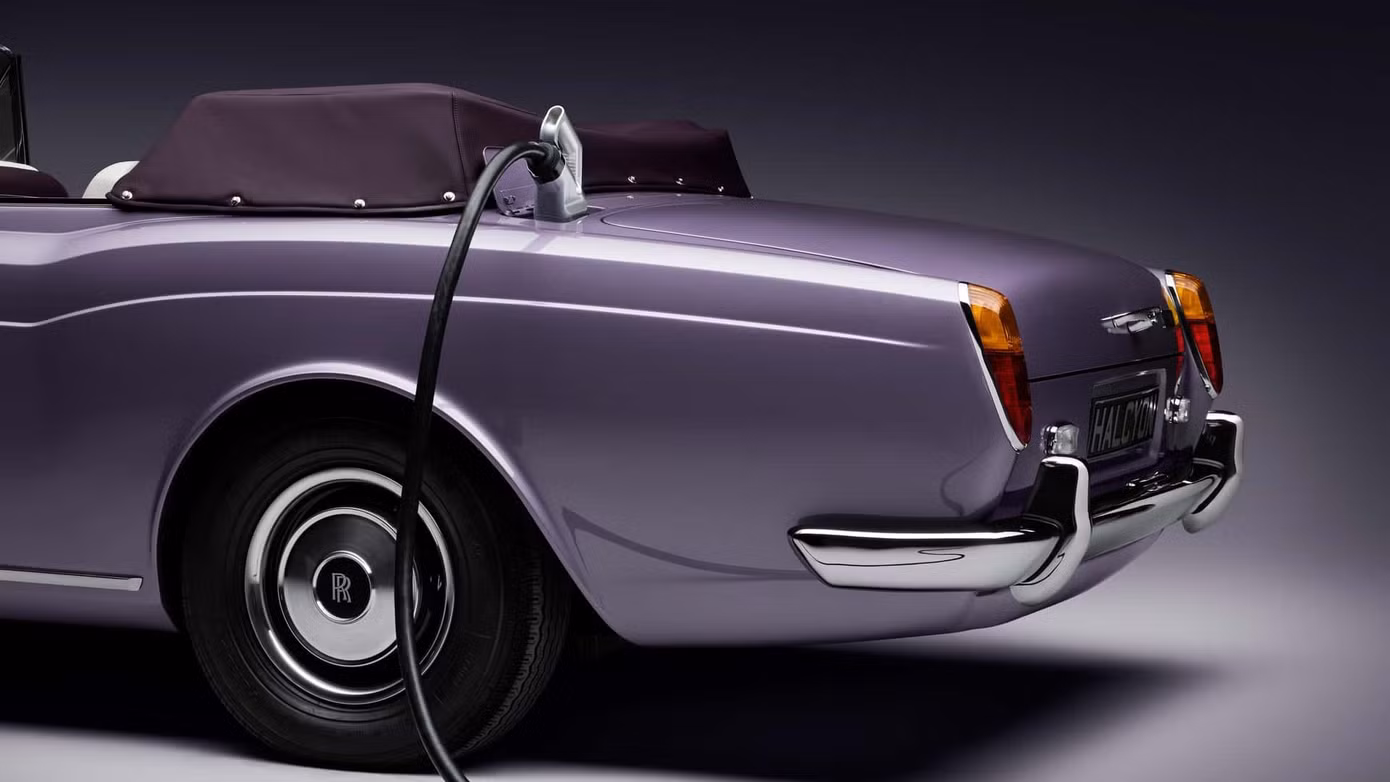 halcyon-rolls-royce-corniche-restomod-9.jpg