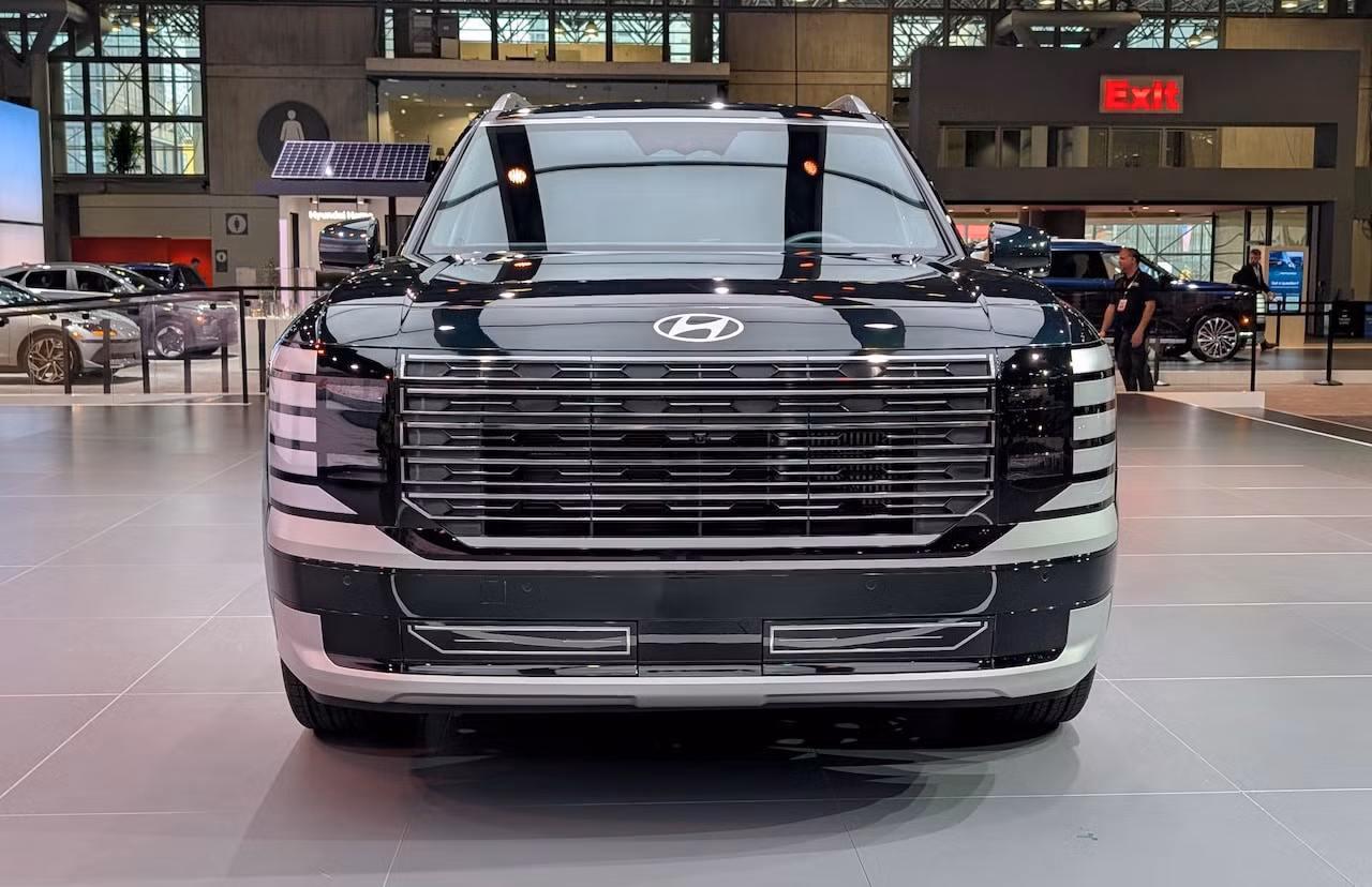 2026-hyundai-palisade-hybrid-front-view.jpg