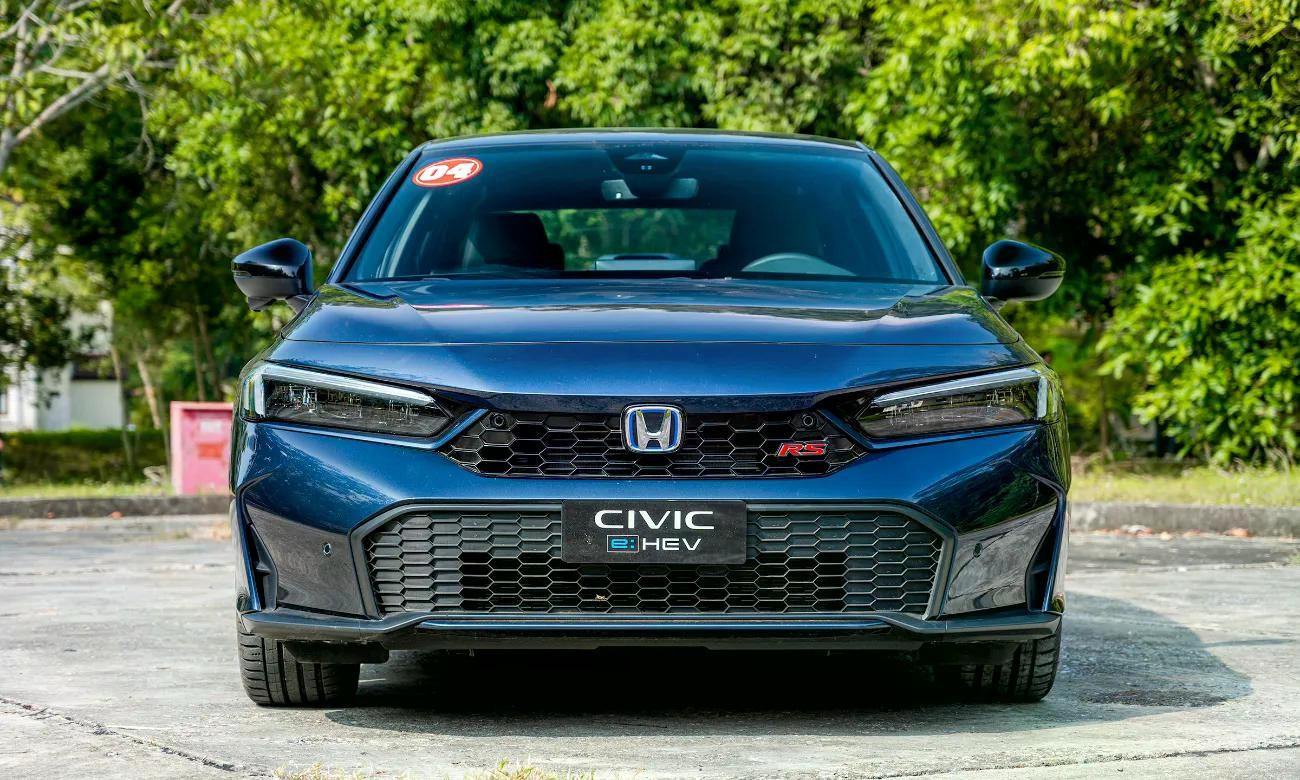 dau-xe-honda-civic-xanh-e-hev-rs-2025.jpg