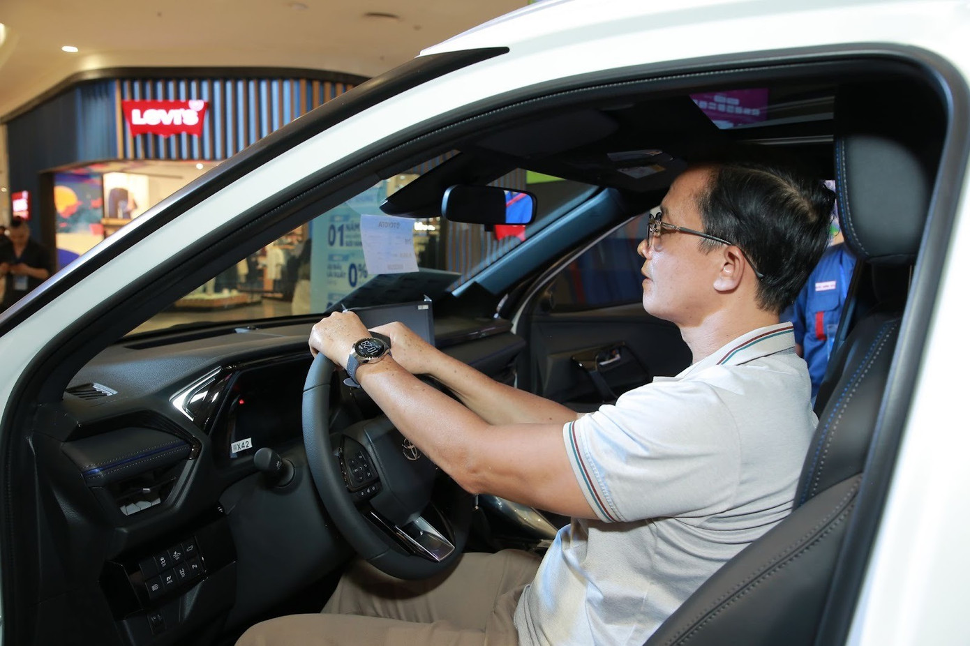 Cơ hội tìm hiểu và trải nghiệm thực tế xe Toyota HEV cho khách hàng.