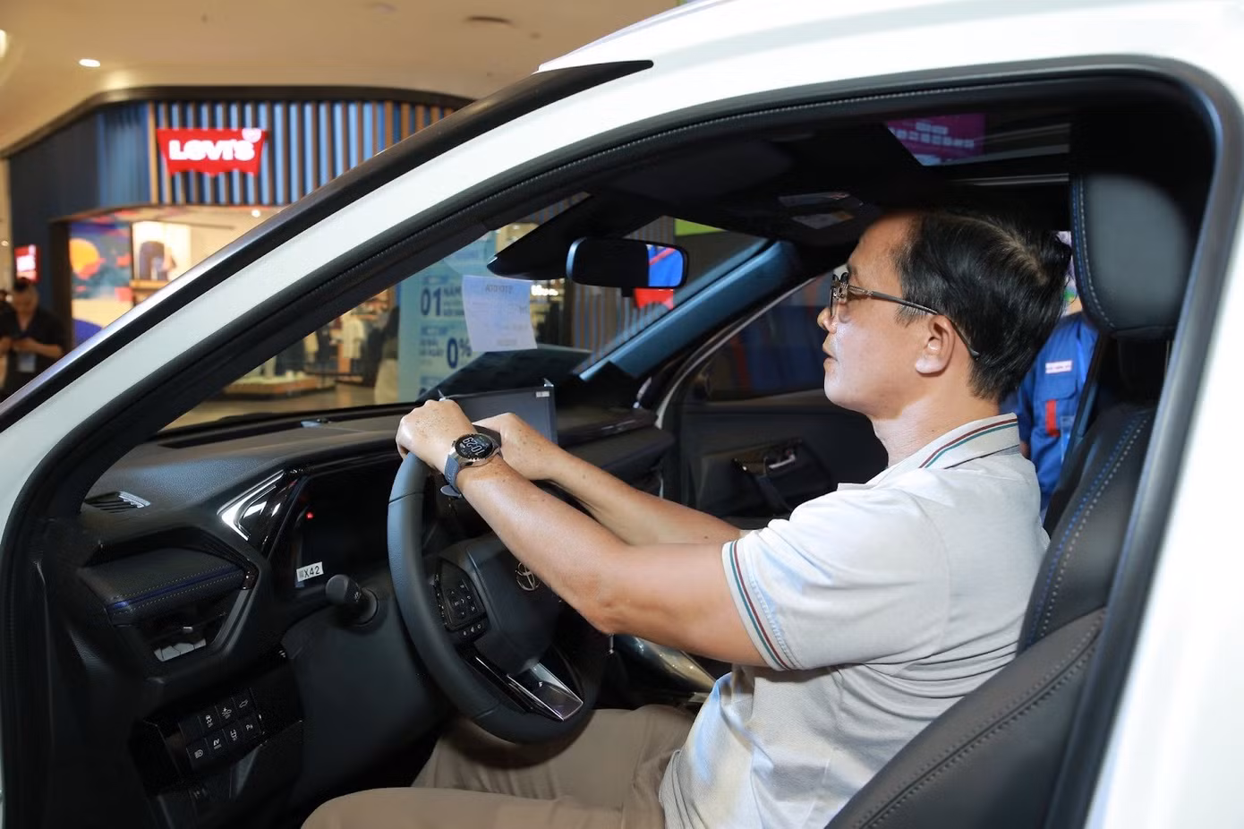 Cơ hội tìm hiểu và trải nghiệm thực tế xe Toyota HEV cho khách hàng.
