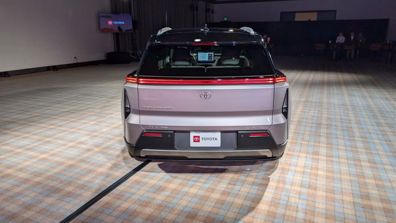 2027-toyota-highlander-for-carsc-5.jpg