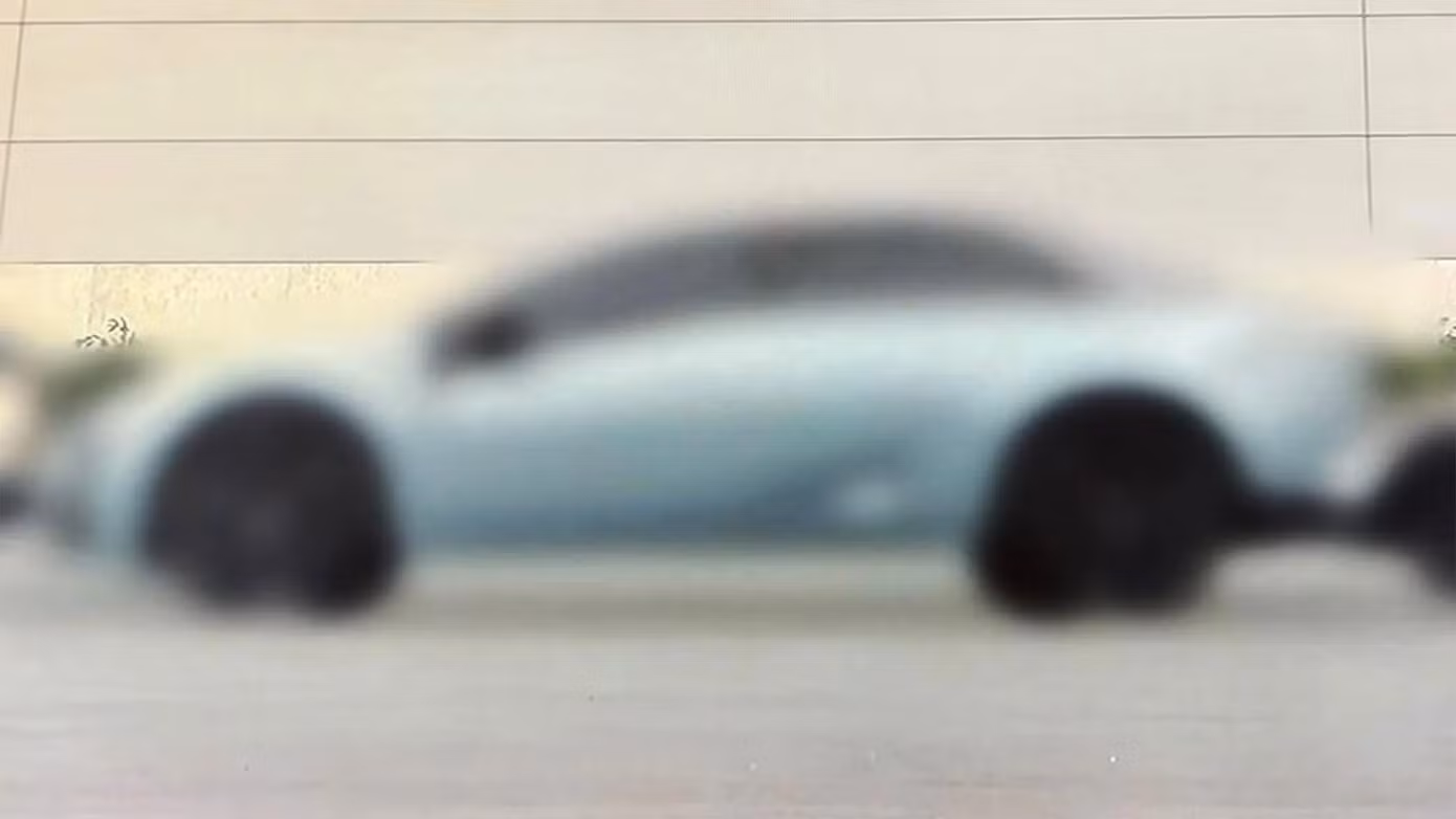 toyota-corolla-new-teaser-2-2048x1152.jpg