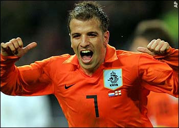 Van der Vaart mất cơ hội dự World Cup năm nay