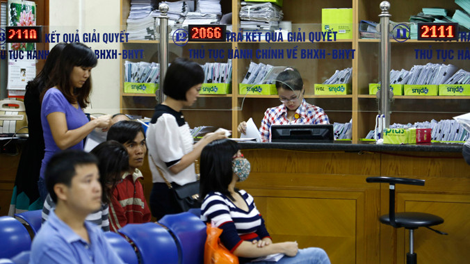 Tình trạng nợ đóng bảo hiểm xã hội của nhiều đơn vị gây ảnh hưởng đến quyền lợi của người lao động. Ảnh: Ngọc Châu