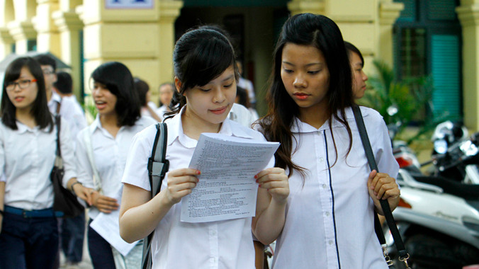 Học sinh Trường THPT Việt Đức sau giờ thi tốt nghiệp năm 2013. Ảnh: Như Ý