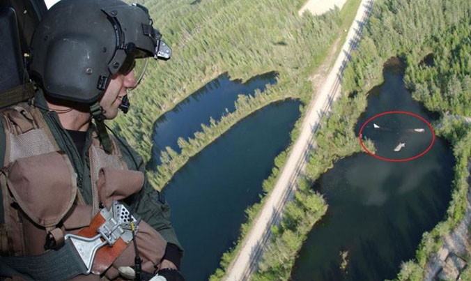 Tại một hồ nước ở Mỹ suốt hơn nửa thế kỷ qua tồn tại một xác máy bay ném bom B-29 khổng lồ khiến không ít người đặt câu hỏi về danh tính cũng như câu chuyện kỳ bí đằng sau nó.