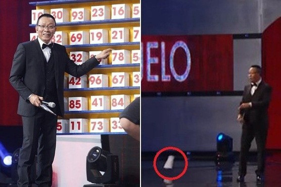 MC Lại Văn Sâm bất ngờ ném cuốn sổ đang cầm trên tay xuống sàn ngay trên sóng truyền hình.