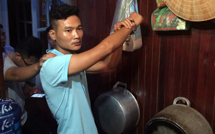 Đối tượng Trần Văn Thắng bị Công an bắt giữ.