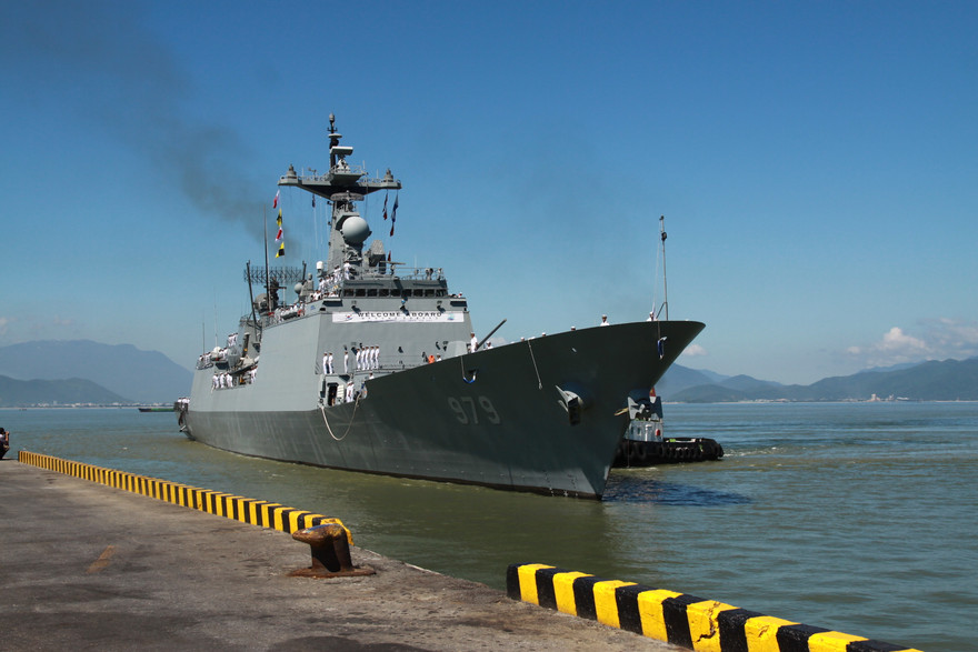 Tàu khu trục Roks Kang Gam Chan (DDH - 979).