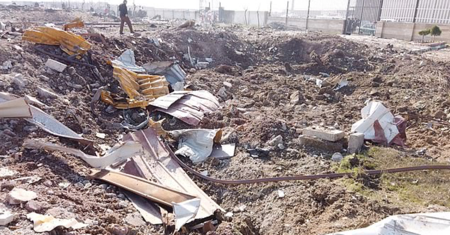 Hiện trường vụ máy bay Ukraine rơi. (Ảnh: Reuters)