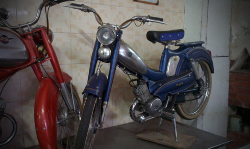 Theo chủ nhân Motobecane AV88 là mẫu xe trong gia đình AV của Mobylette thuộc những năm 1950, khởi đầu từ sự thành công của mẫu A87 ra đời năm 1957.