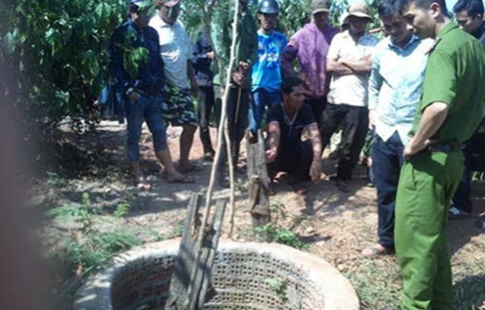 Khi đi làm về, người vợ hoảng sợ phát hiện thi thể chồng cạnh giết nước, trên người có vết đâm. Ảnh chỉ mang tính minh họa: Vietnamnet