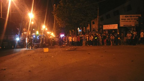 Hiện trường vụ nổ mìn- Ảnh: Bảo Bình