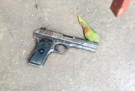 Khẩu súng nghi can trộm chó bắn người dân. Ảnh: CTV.