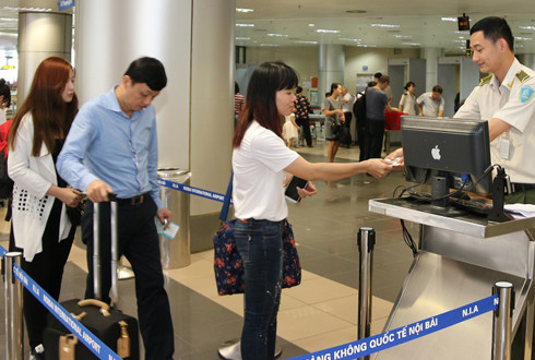 Khu vực kiểm tra an ninh được tăng diện tích, thêm máy soi chiếu. Ảnh: Phương Linh