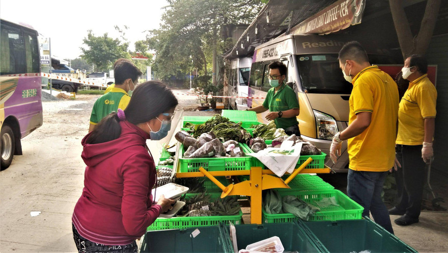 Đặt hàng online siêu thị, nhiều người dân vùng giãn cách 'méo mặt'