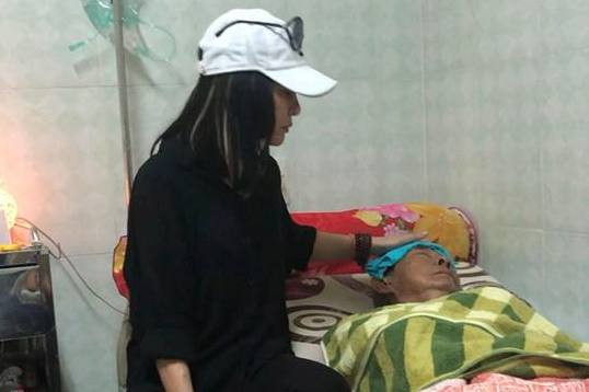 Hình ảnh mới nhất về nghệ sĩ Lê Bình.