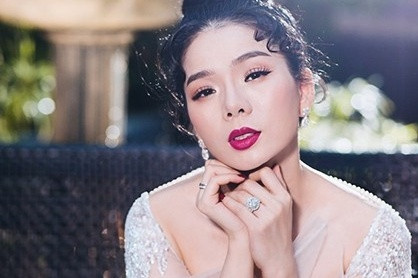 Showbiz 17/4: Bị nghi ‘đá xéo’ Đông Nhi, Lệ Quyên nói gì?