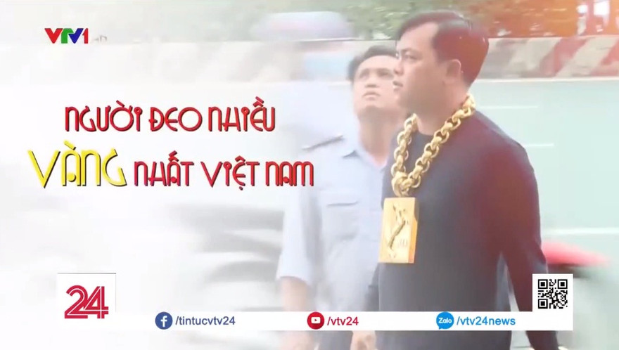 Phúc XO vừa bị tạm giữ từng lên sóng VTV vì đeo 13kg vàng