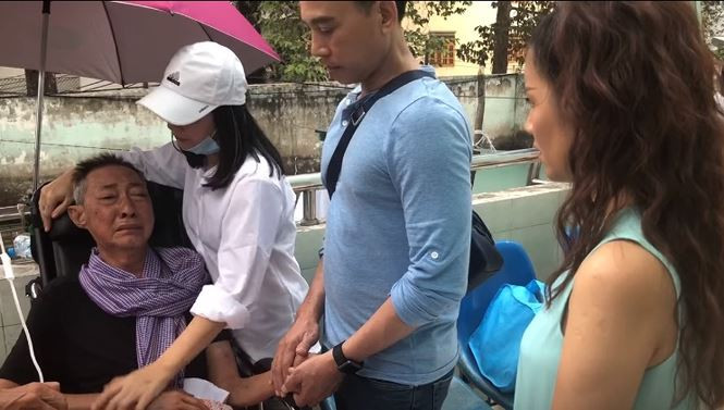 Hình ảnh mới nhất của nghệ sĩ Lê Bình được Cát Phượng chia sẻ.