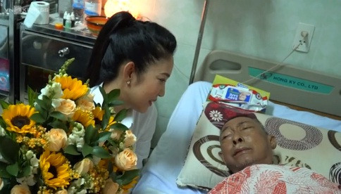 Đại diện Sở VH-TT Tp.HCM thăm 3 nghệ sĩ bệnh hiểm nghèo