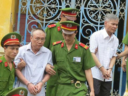 Vũ Quốc Hảo (phải) bị kết án tử hình trong vụ án tham nhũng xảy ra tại ALC II. Ảnh: Zing