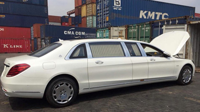 Siêu xe Mercedes-Maybach S600 Pullman vừa nhập về Việt Nam có giá hơn 14 tỷ đồng 