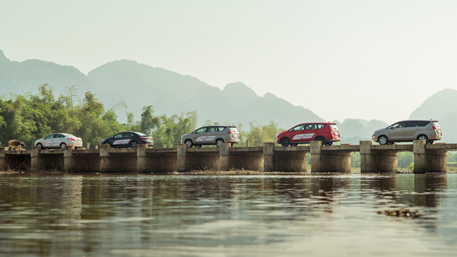 Đoàn trải nghiệm các mẫu xe CKD của Toyota trên cung đường Hà Nội – Mộc Châu 