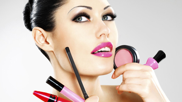 Tác dụng phụ đáng sợ của trang điểm 