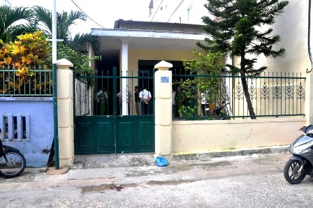 Ngôi nhà ông Zi bị bắn.