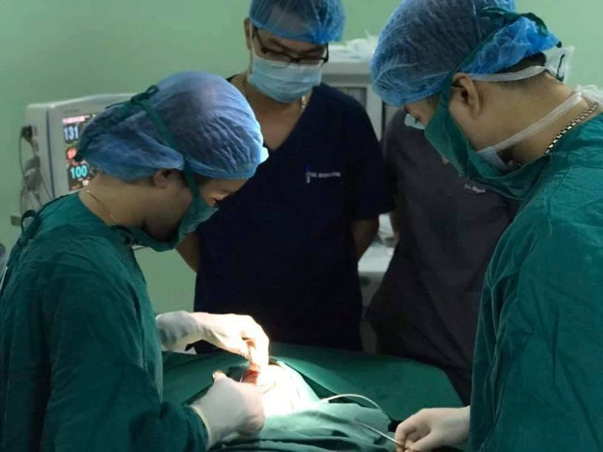 Nạn nhân được điều trị tại bệnh viện.