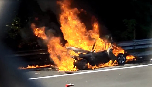 Hiện trường vụ cháy. (Ảnh chụp từ clip)