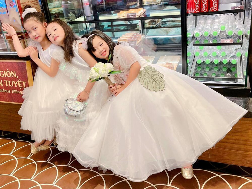 Showbiz 29/4: Con gái Mai Phương xuất hiện cùng Ốc Thanh Vân gây ‘sốt’