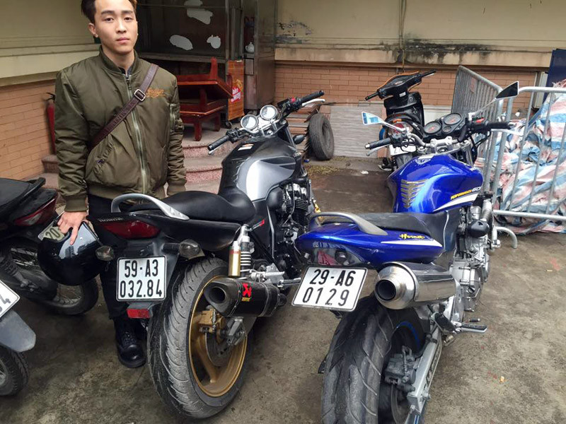 Hai chiếc xe phân khối lớn bị tạm giữ.